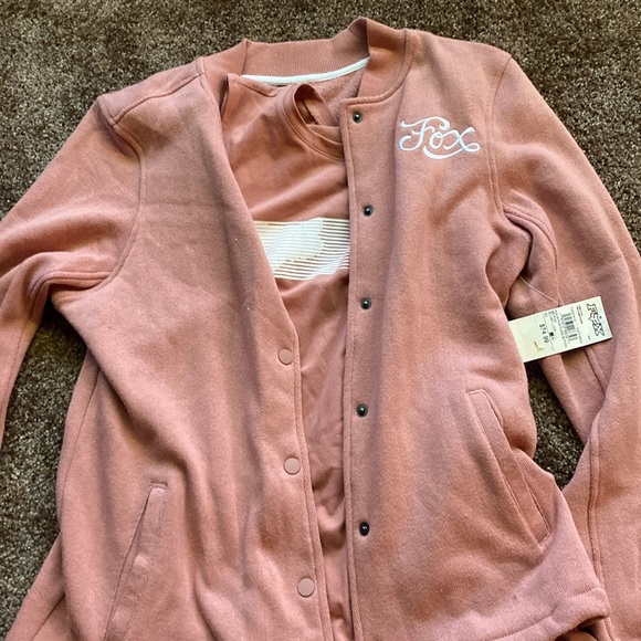 Did not like how far the arm holes on the tank top dipped. - Picture 3 of 5